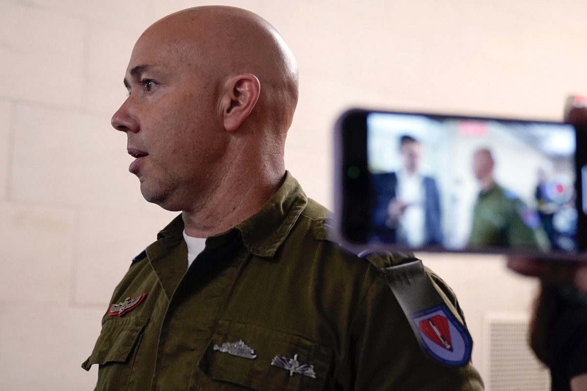 Report : IDF Volunteer Mast a Candidate for Army Secretary ; Wore IDF Uniform to GOP Meeting