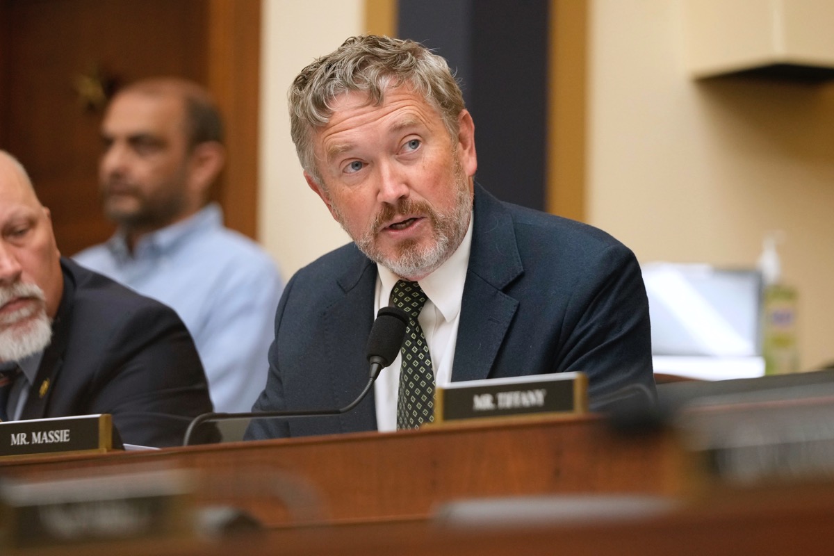 Massie: Trump Violating the War Powers Act of 1973