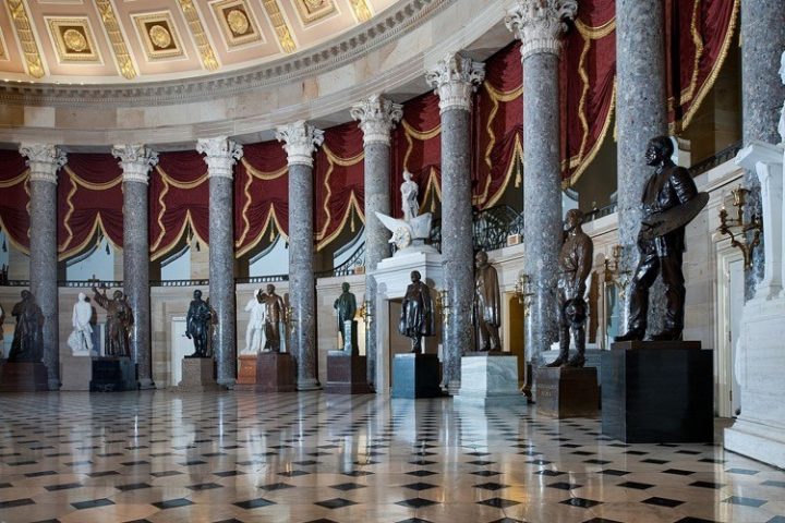 Virginia Removes Robert E. Lee Statue From U.S. Capitol