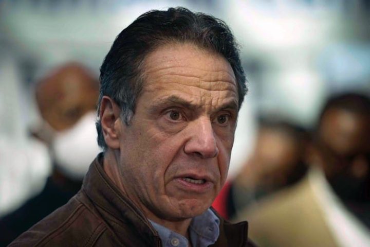 Sixth Woman Accuses Cuomo of Touching. Longest-serving Assemblyman: Cuomo’s Gotta Go