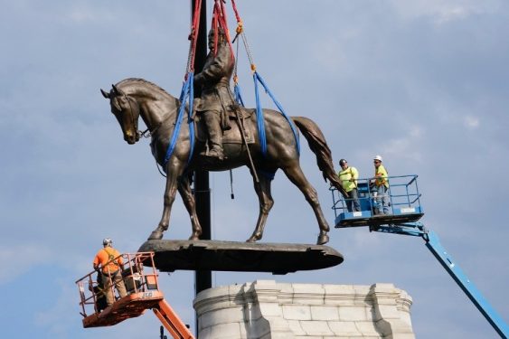 Richmond’s Robert E. Lee Statue Removed, Cut in Half