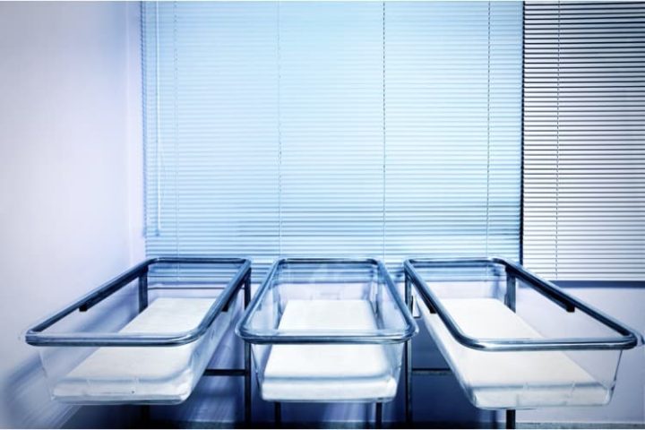 N.Y. Hospital to Halt Delivering Babies Due to Staff Quitting Over COVID Jab Mandate
