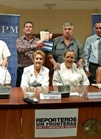 Seven Released Cuban Political Prisoners Arrive in Spain