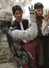 Afghanistan’s Karzai Meets With Insurgents