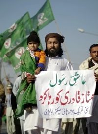 Pakistani Lawyers Laud Jihadist Assassin