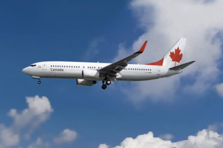 Canadians Sue to Overturn Order Banning Unvaccinated From Air Travel