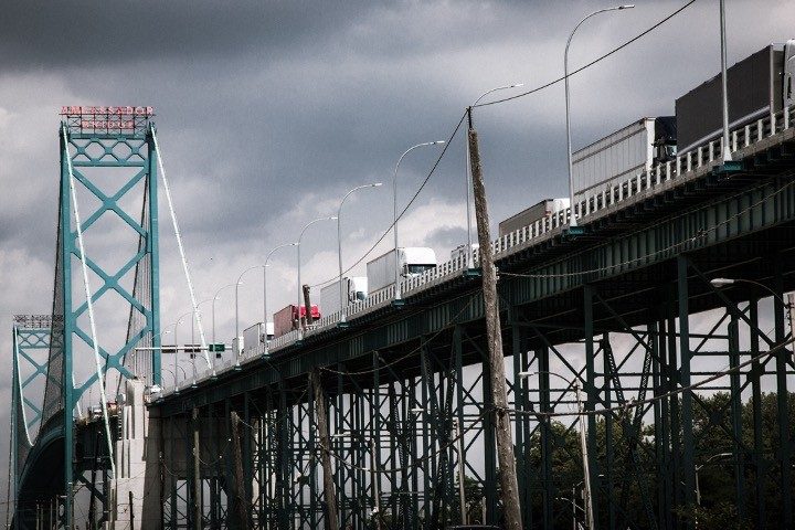 State Governors Join Canadian Premiers in Appeal to Nix Cross-border Vax Mandate for Truckers