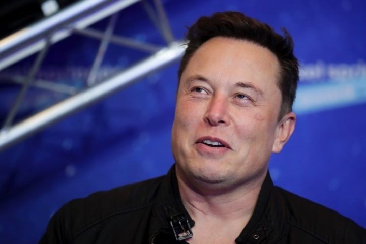 Musk Demands Hard Numbers of Fake Accounts on Twitter, Stock Drops