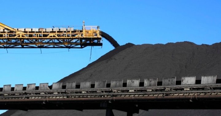 Republican Candidates Campaign Against Obama’s “War on Coal”