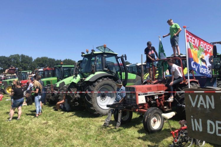 Dutch Police Fire Live Rounds at Farmers Protesting Extreme Climate Rules