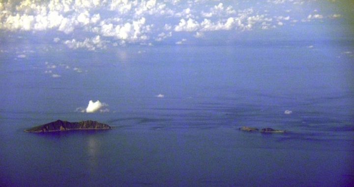 Japan, China Escalate Dispute Over Five Islands in E. China Sea