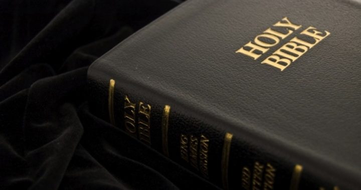 Teacher Reprimanded for Giving Bible to Student