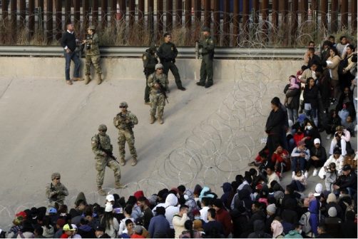 Texas National Guard Deploys Razor Wire, Military Vehicles on Border Near El Paso