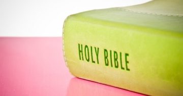 Florida College Closes Down Bible Study in Dormitory