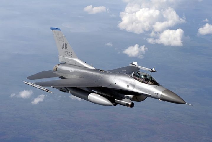 Bipartisan Group of Lawmakers Wants Biden to Send Ukraine F-16s