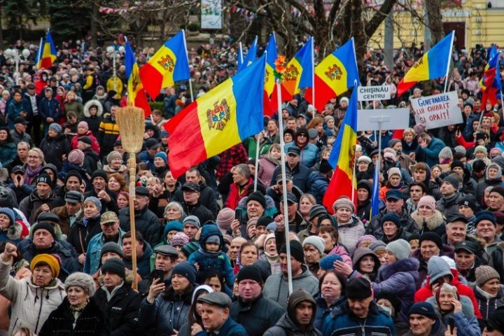 Thousands of Protesters in Moldova Want Energy Subsidies, Resignation of Pro-EU President