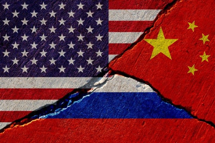 U.S. Officials: China Considers Sending Russia Artillery and Ammunition