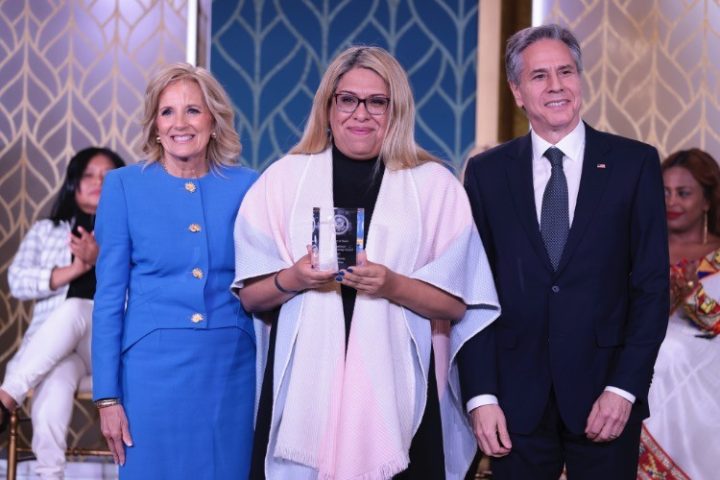 “Dr.” Jill Gives “International Women of Courage” Award to Argentine Man