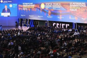 St. Petersburg Forum Pushes De-dollarization