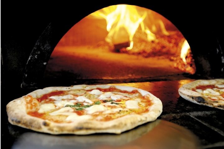 Big Apple Takes Aim at Pizzerias With Coal or Wood Ovens