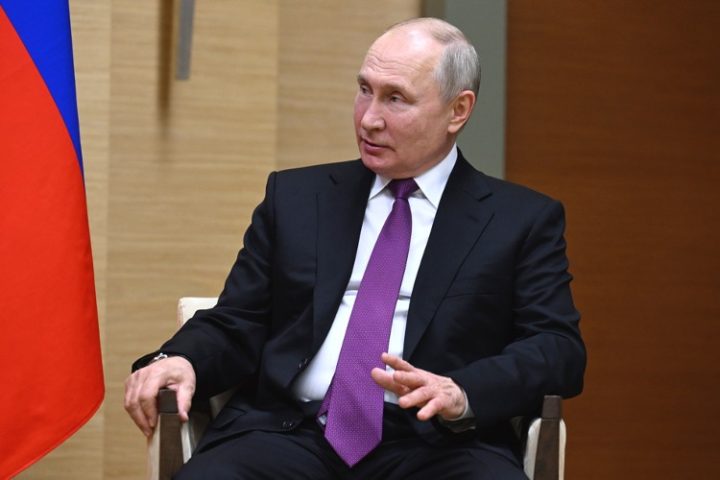Putin Says Sanctions Helped Russia While Eurozone Heads Toward Recession