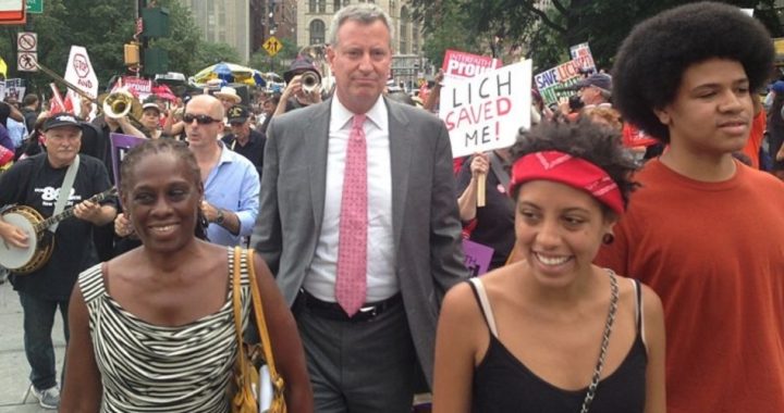 NYC Mayor Candidate De Blasio Takes Flak Over Pro-communist Background