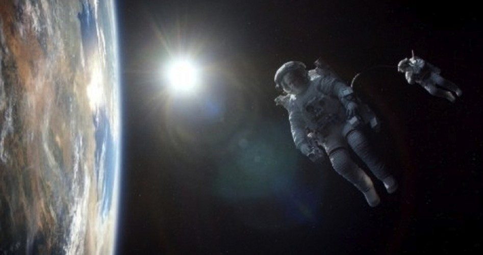 Gravity: a Chilling, Tensely Gripping Film