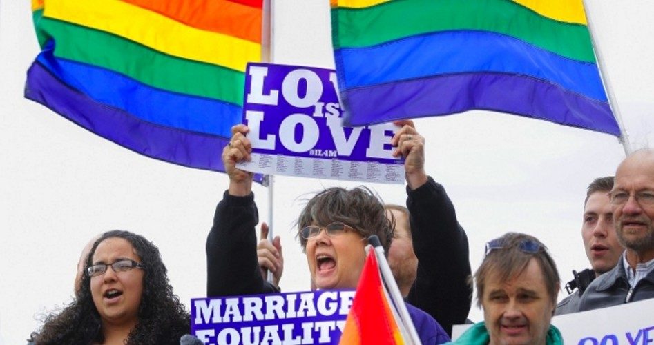 Illinois Lawmakers Approve Same-Sex Marriage