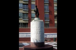 Biden Admin to Remove William Penn Statue From Park at Independence Hall, Replace With Indian History Lesson