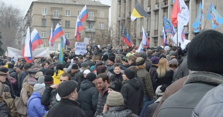 Pro-Russian Protesters in Ukraine Declare “People’s Republic”