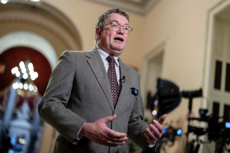 Thomas Massie to Cosponsor MTG Motion to Vacate Against Speaker Johnson