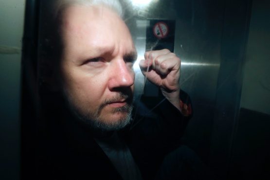 Reports Say U.S. Has Pledged not to Execute Assange