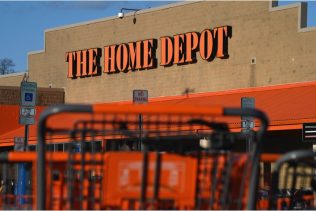 Biden Migrants Accost Customers at NYC Home Depot, Store Brings in K-9 Security