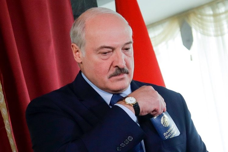 Lukashenko Claims U.S. Behind Continuation of Russia-Ukraine War