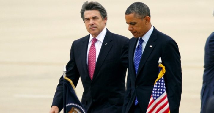 Obama and Texas Governor Perry Meet in Dallas, Discuss Immigration