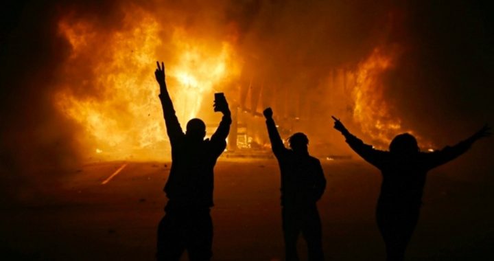 CNN Flat-out Lies: Calls Ferguson Rioters “Peaceful”