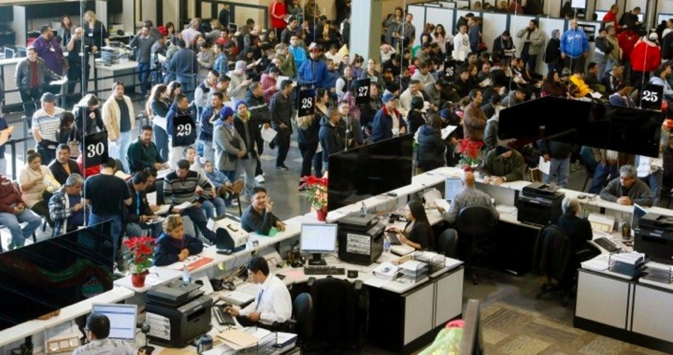 Illegal Immigrants Swamp DMV for California Driver’s Licenses