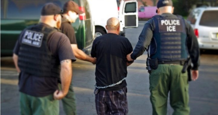 Obama Threatens “Consequences” for ICE Workers Who Do Not Follow Deportation Policy