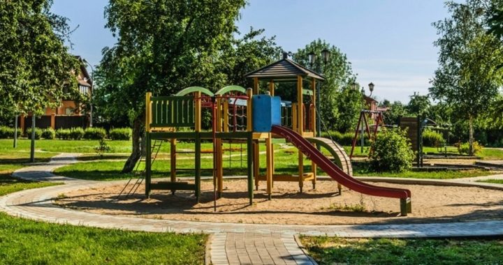 CPS Detains “Free Range” Children Who Played in Park Alone