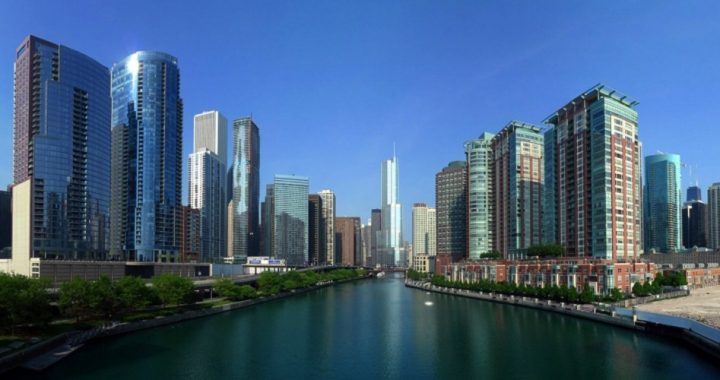 Moody’s Lowers Chicago’s Debt Rating to Junk Status