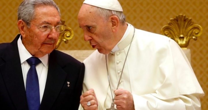 After Meeting Pope, Communist Castro Considers Catholicism