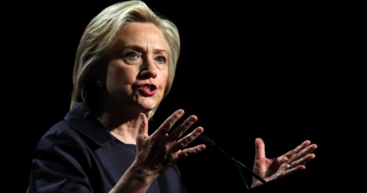 Hillary Says Automatic Voter Registration a Civil Right
