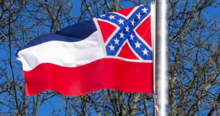 Ole Miss Students Remove State Flag Incorporating Confederate Banner