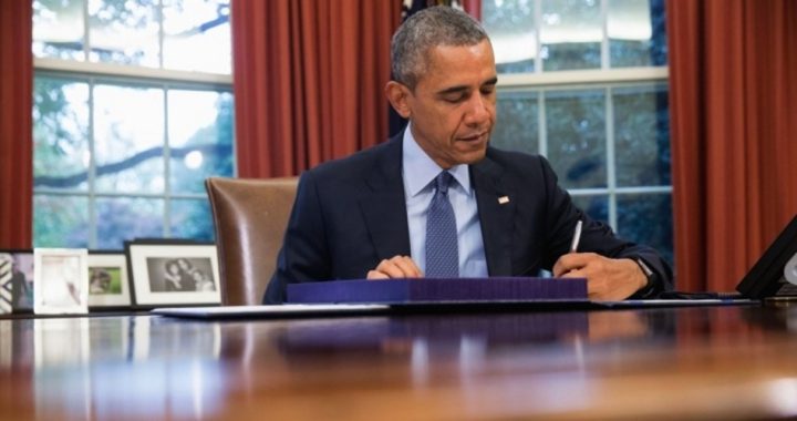 Obama Signs Budget Bill With Unlimited Debt Limit