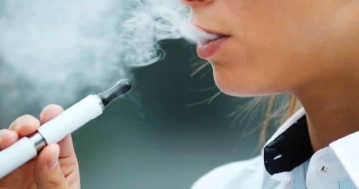 Critics Slam Study Claiming E-Cigarettes as Dangerous as Regular Ones