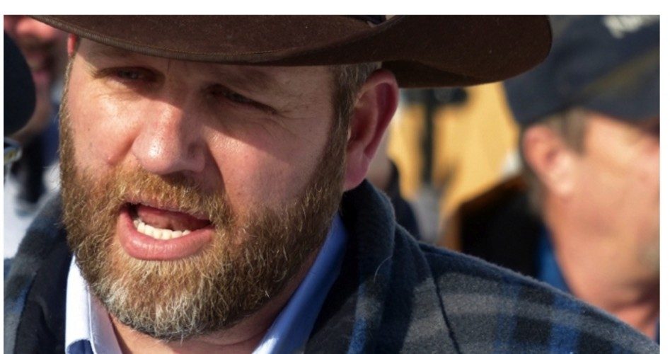 Armed Bundys, Friends Battle Feds Over Two Ranchers Imprisoned