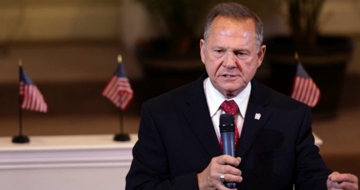 Alabama Chief Justice Orders Judges to Adhere to Same-sex Marriage Ban