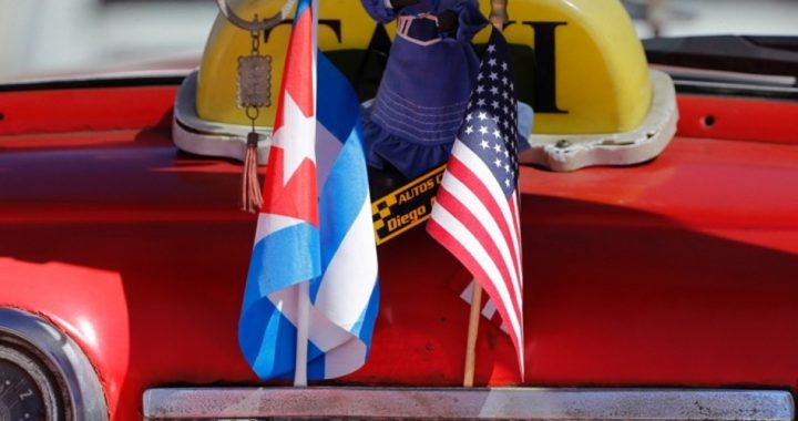 Obamas Will Travel to Cuba in March