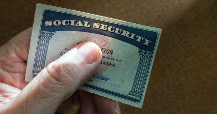 Clinton, Trump Both Promise Hands Off Social Security