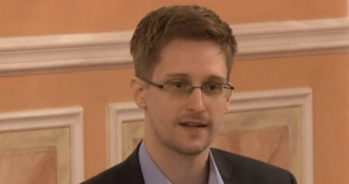 Pardon Snowden Campaign Delivers Over One Million Signatures to Obama